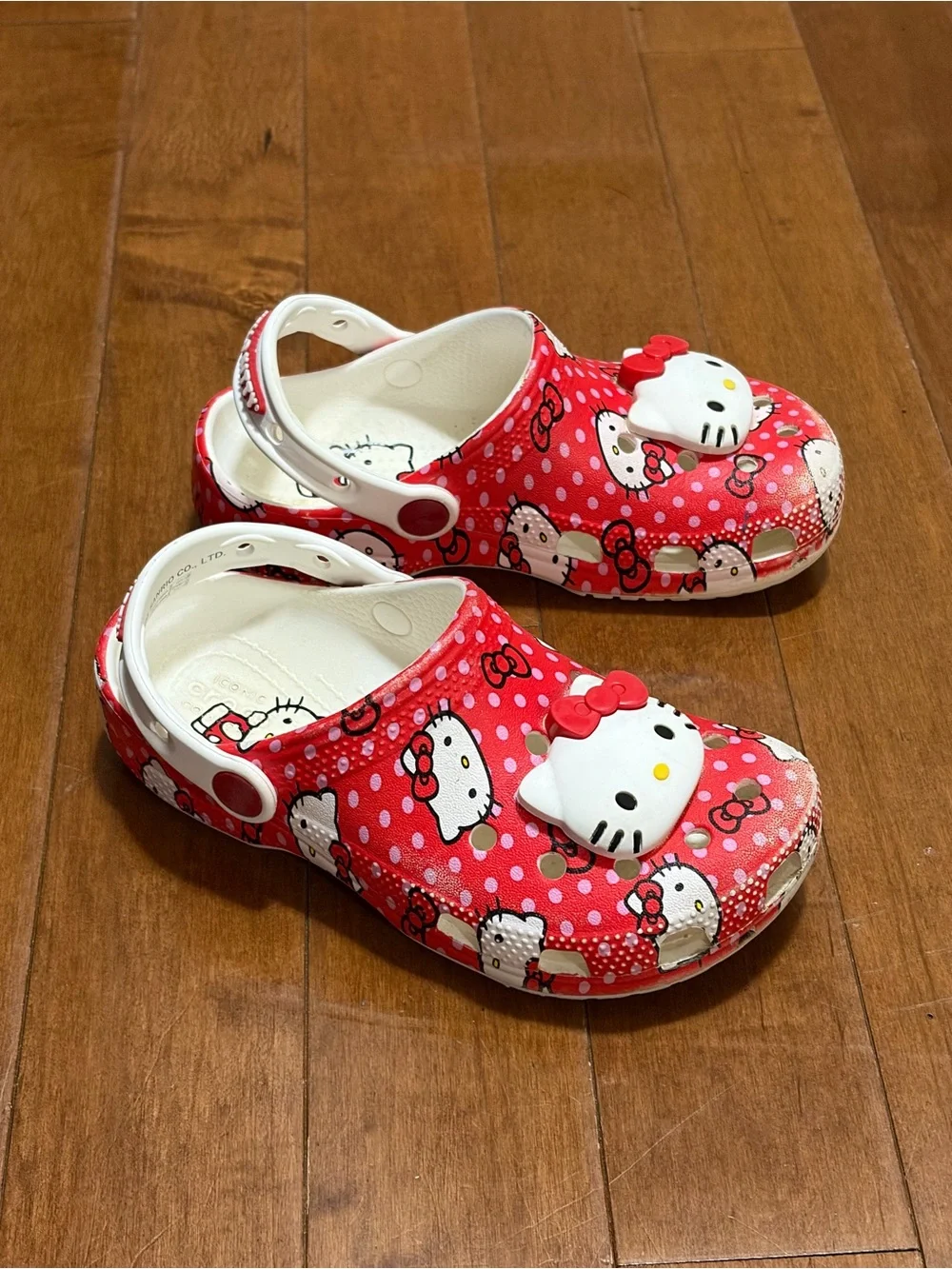 Crocs Hello Kitty Kids Size C13 Red